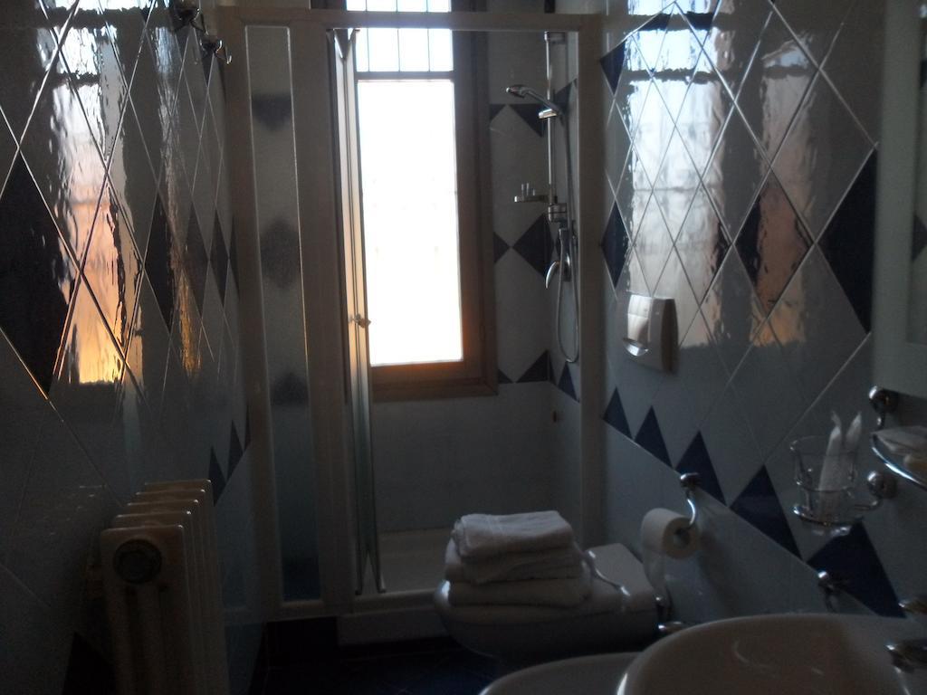 Foresteria Hostaria Del Golfo Cod Struttura C00025 Laveno-Mombello Δωμάτιο φωτογραφία